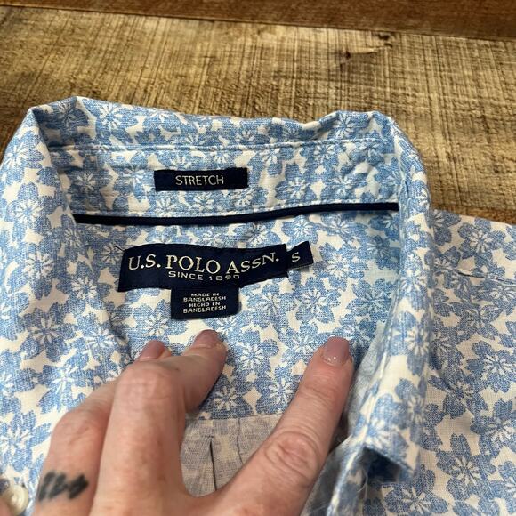 U.S. Polo Assn. | Men's Blue White Floral NWOT Stretch Button Down Shirt Sz S - Picture 3 of 5